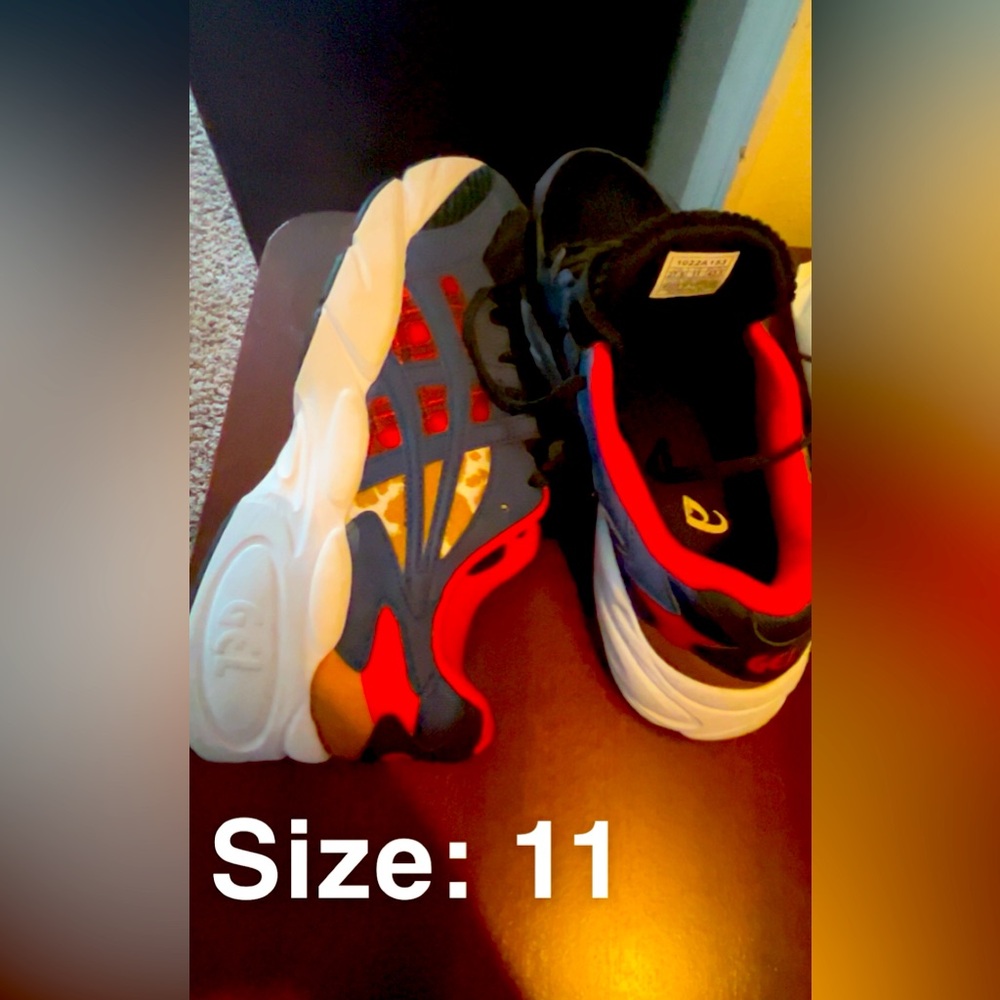 Men shoes size 11 worn once